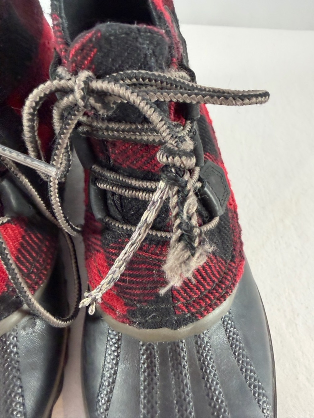 Sorel Out 'n About‎ Buffalo Plaid Waterproof Boots in Black Red Size 6 - Picture 9 of 12
